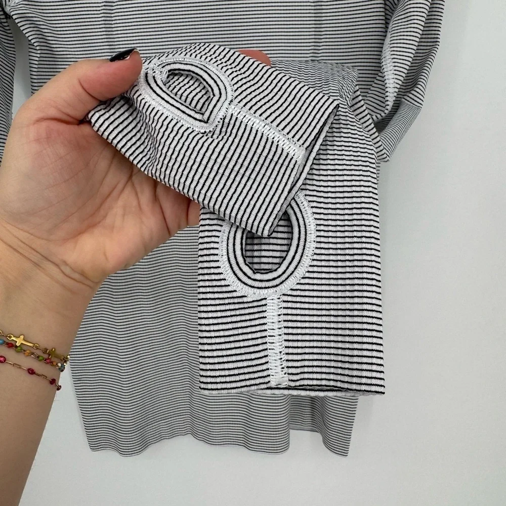 Lululemon White and Black Striped Swiftly Tech size 6